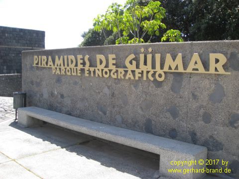 Bild 1: Eingang zum Park - Die Pyramiden von Güímar